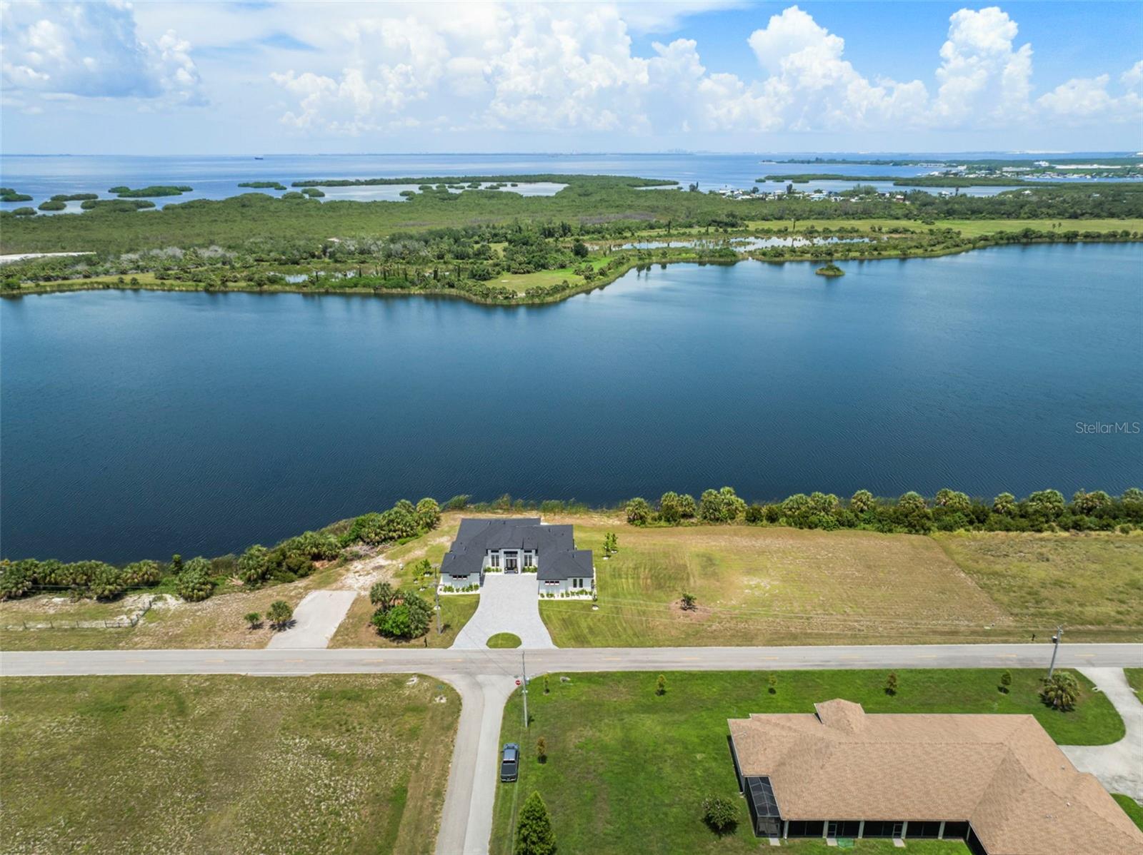 Listing photo id 61 for 3441 Gulf City Road