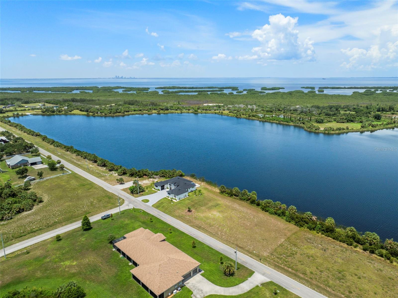 Listing photo id 63 for 3441 Gulf City Road