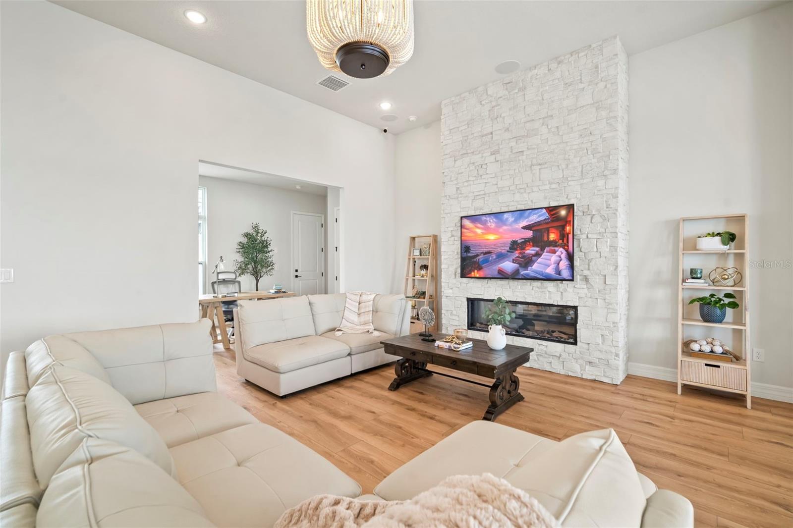 Listing photo id 7 for 3441 Gulf City Road
