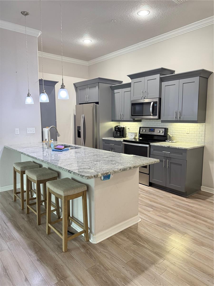Image 15 of 31 For 5111 Royal Palms Way 303