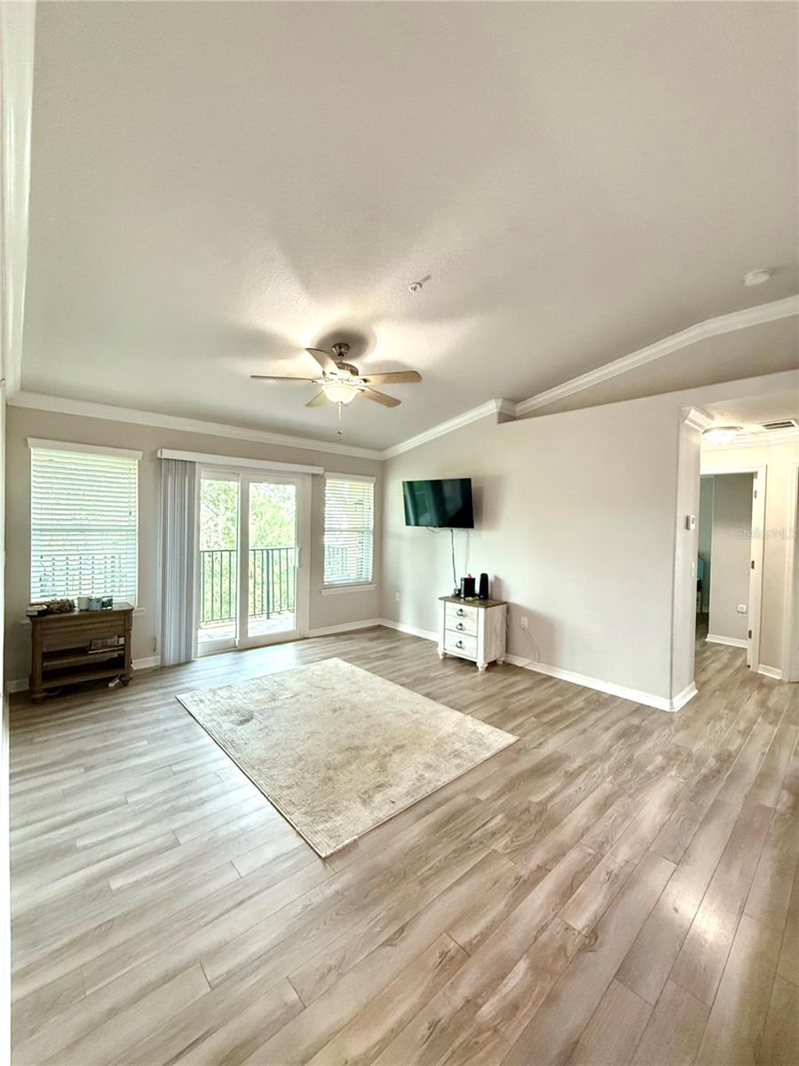 Image 17 of 31 For 5111 Royal Palms Way 303
