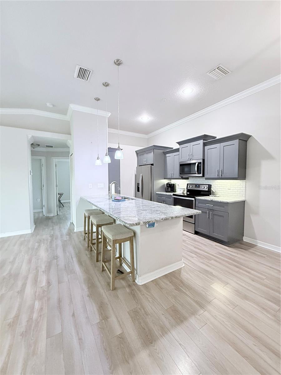 Image 8 of 31 For 5111 Royal Palms Way 303