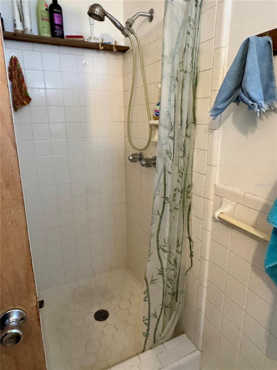 Image 12 of 24 For 839 6th Avenue Sw