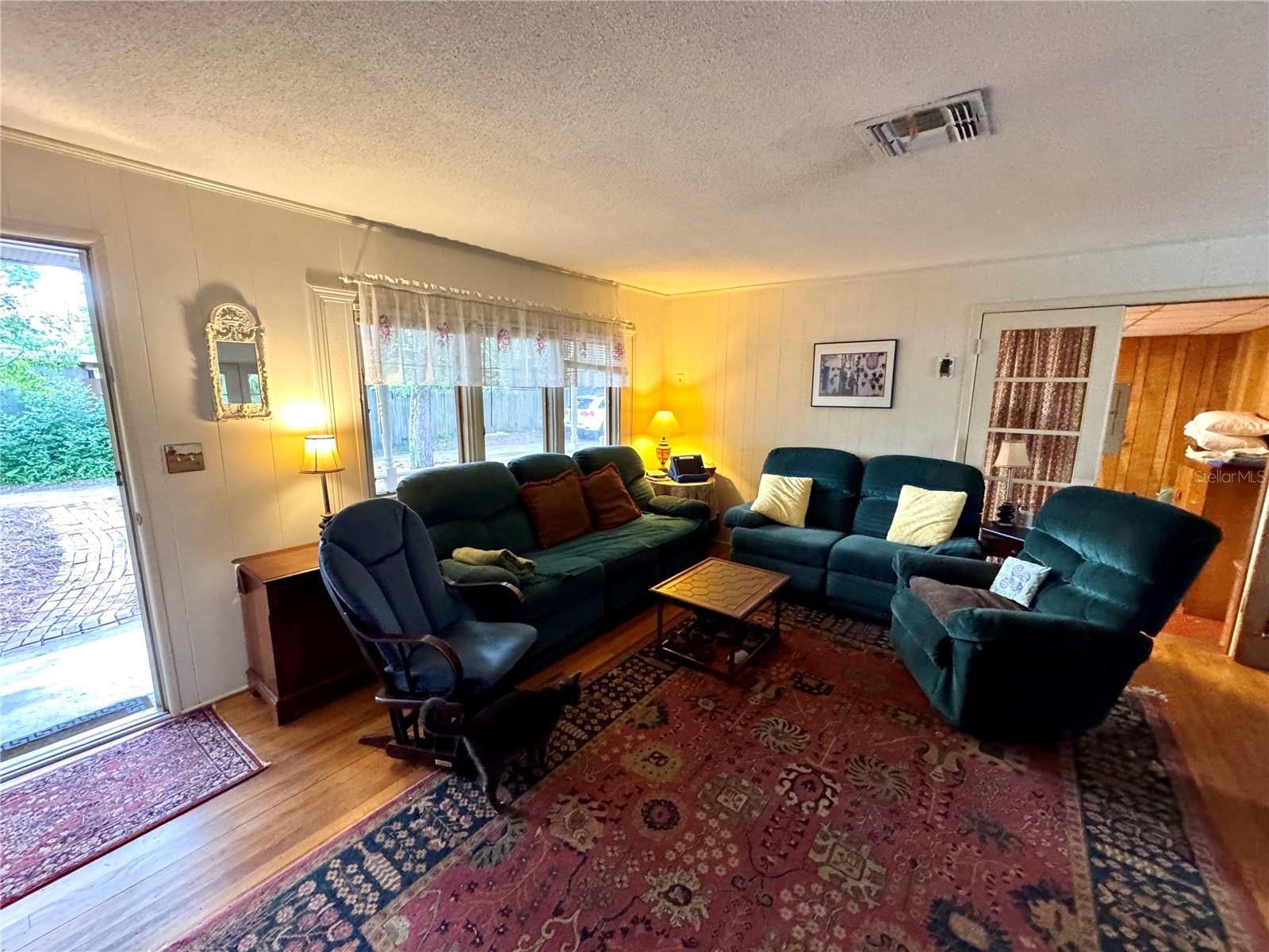 Image 4 of 24 For 839 6th Avenue Sw