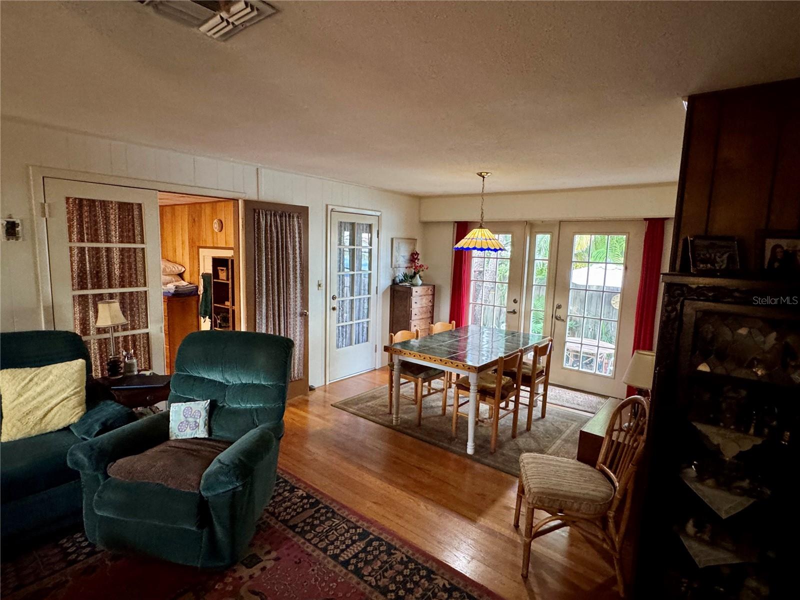 Image 7 of 24 For 839 6th Avenue Sw