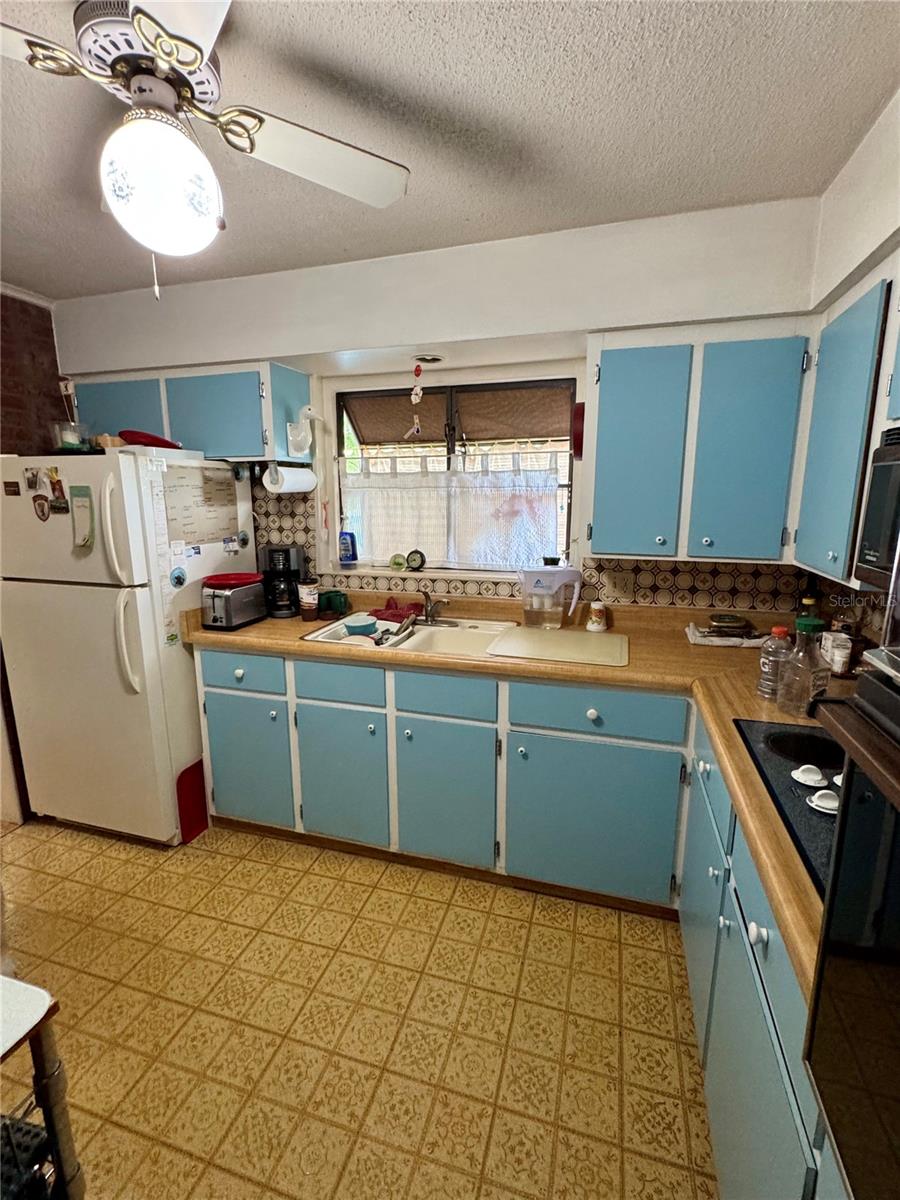 Image 9 of 24 For 839 6th Avenue Sw