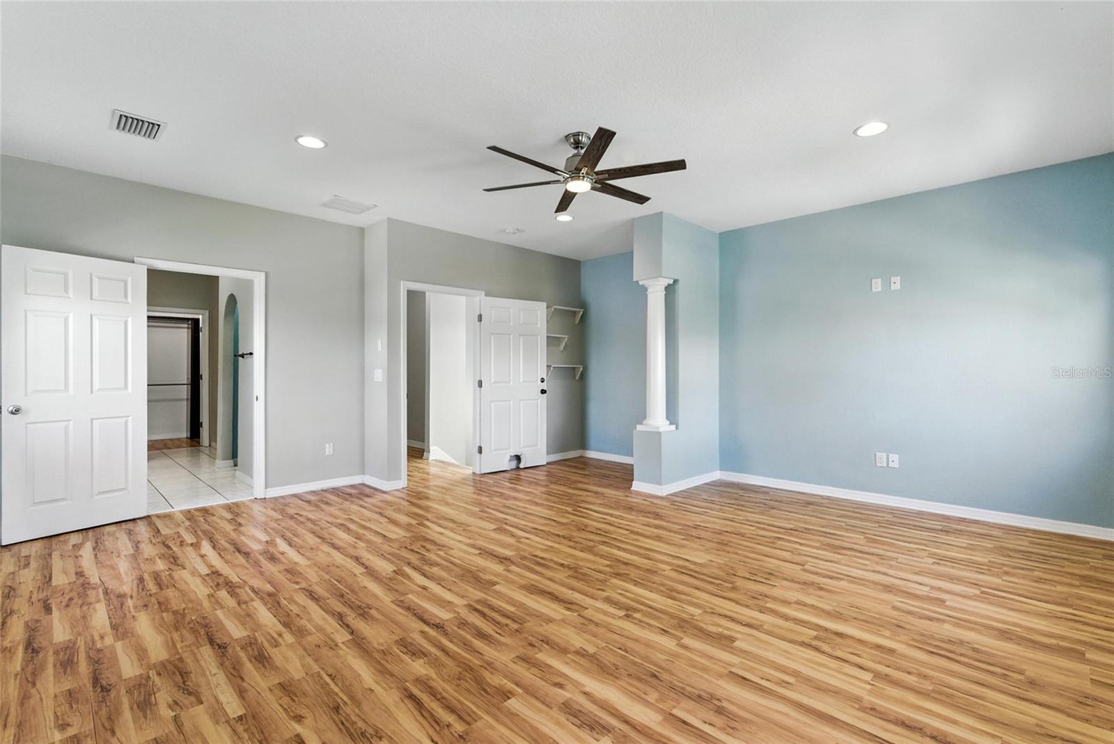 Listing photo id 11 for 4848 Tampa Downs Boulevard