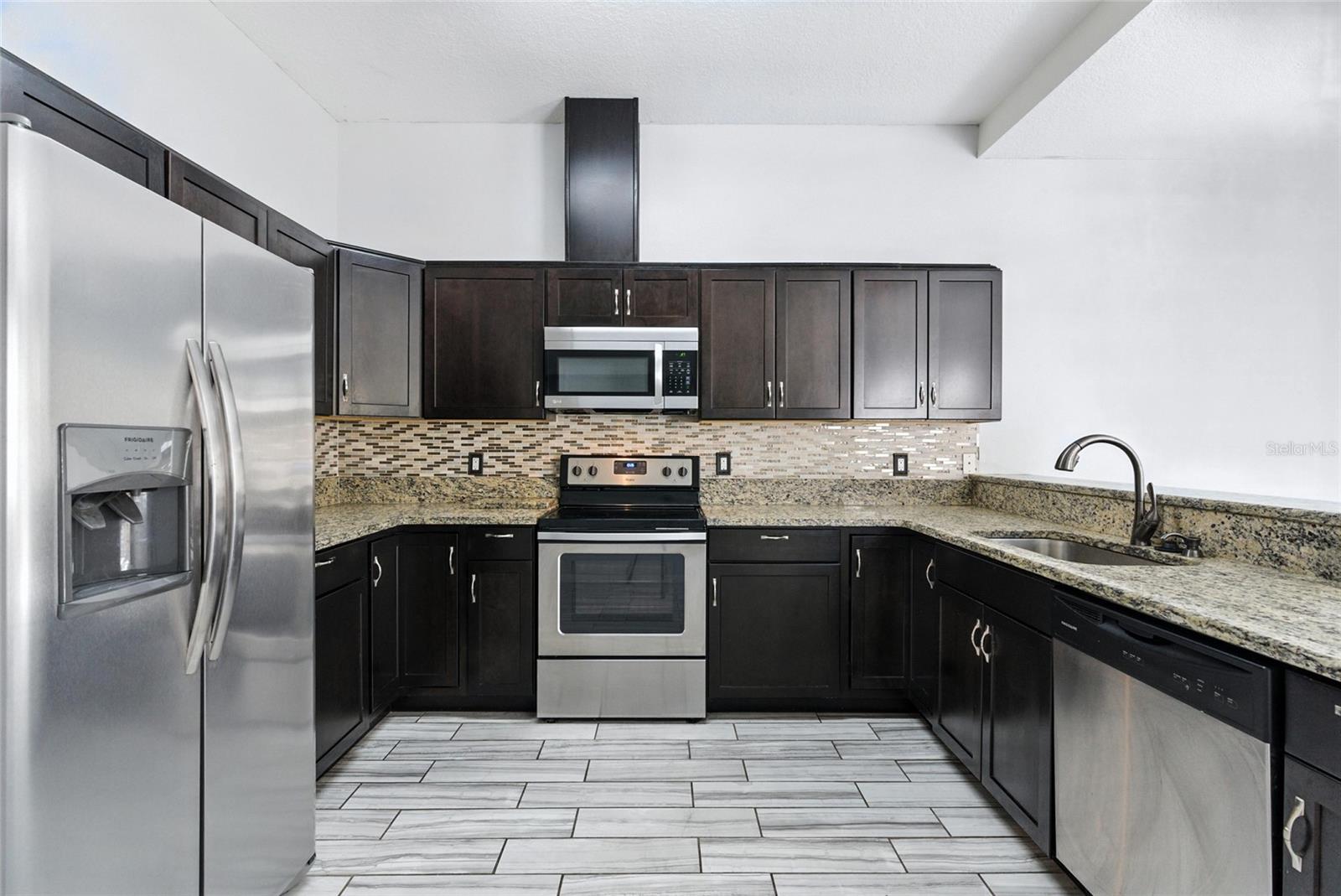 Listing photo id 3 for 4848 Tampa Downs Boulevard