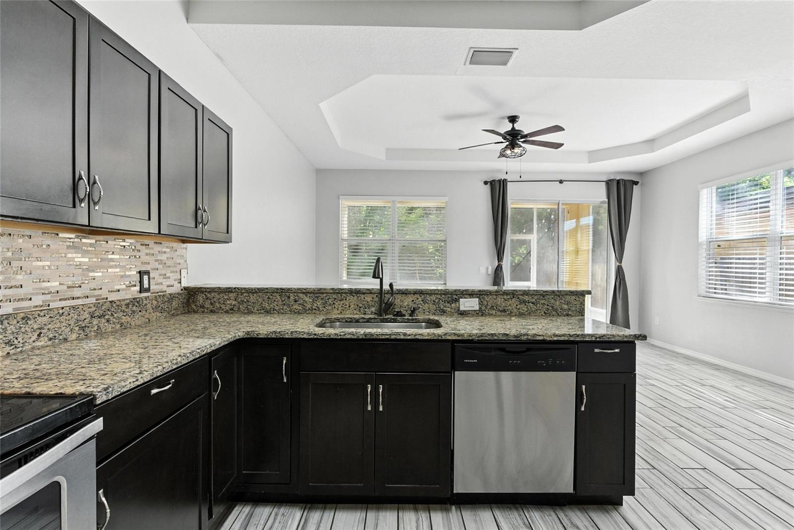 Listing photo id 4 for 4848 Tampa Downs Boulevard