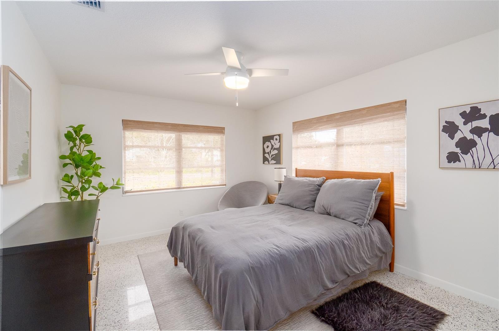 Image 13 of 15 For 725 Wilson Avenue