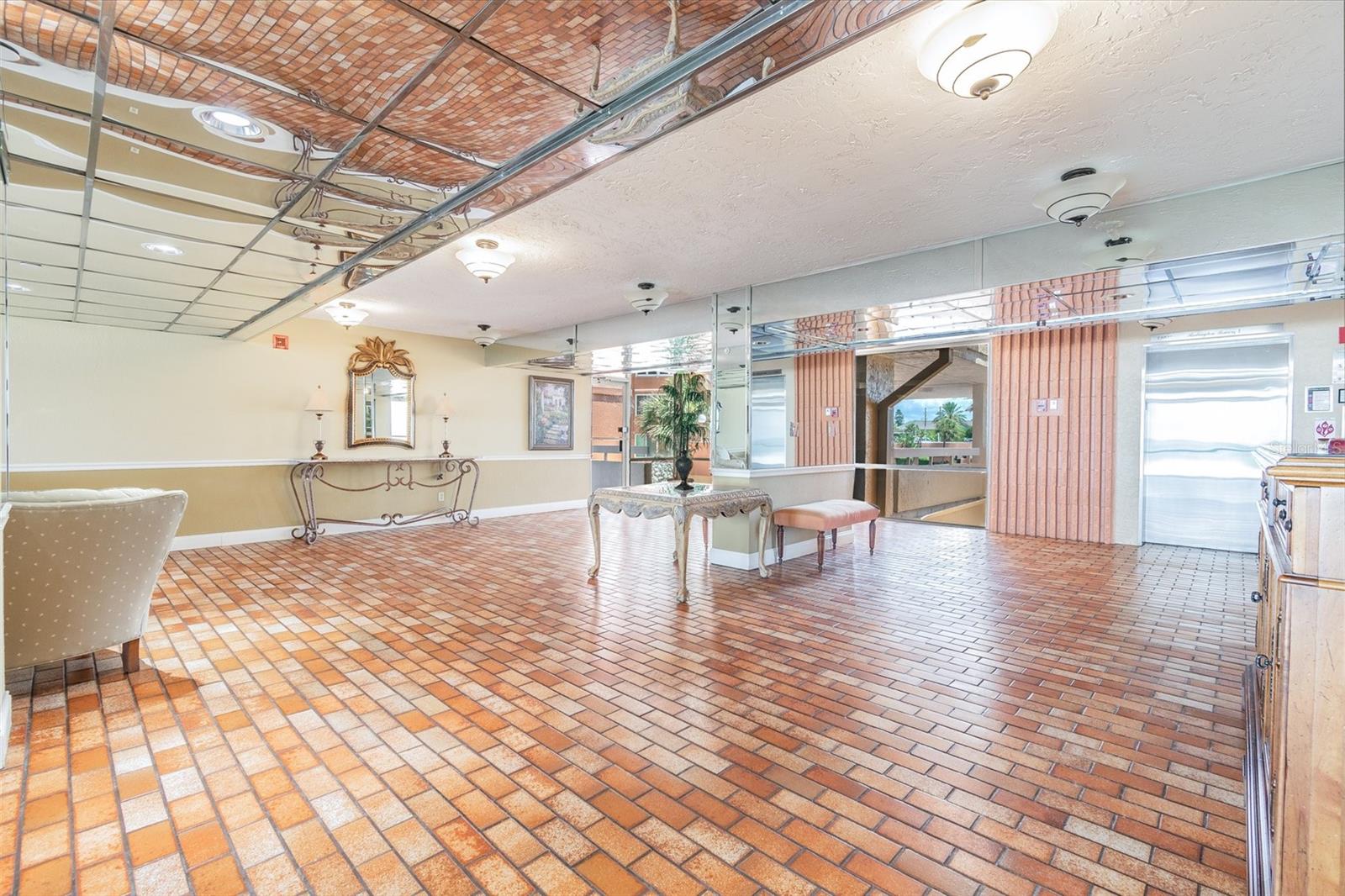 Image 47 of 51 For 17900 Gulf Boulevard 16c