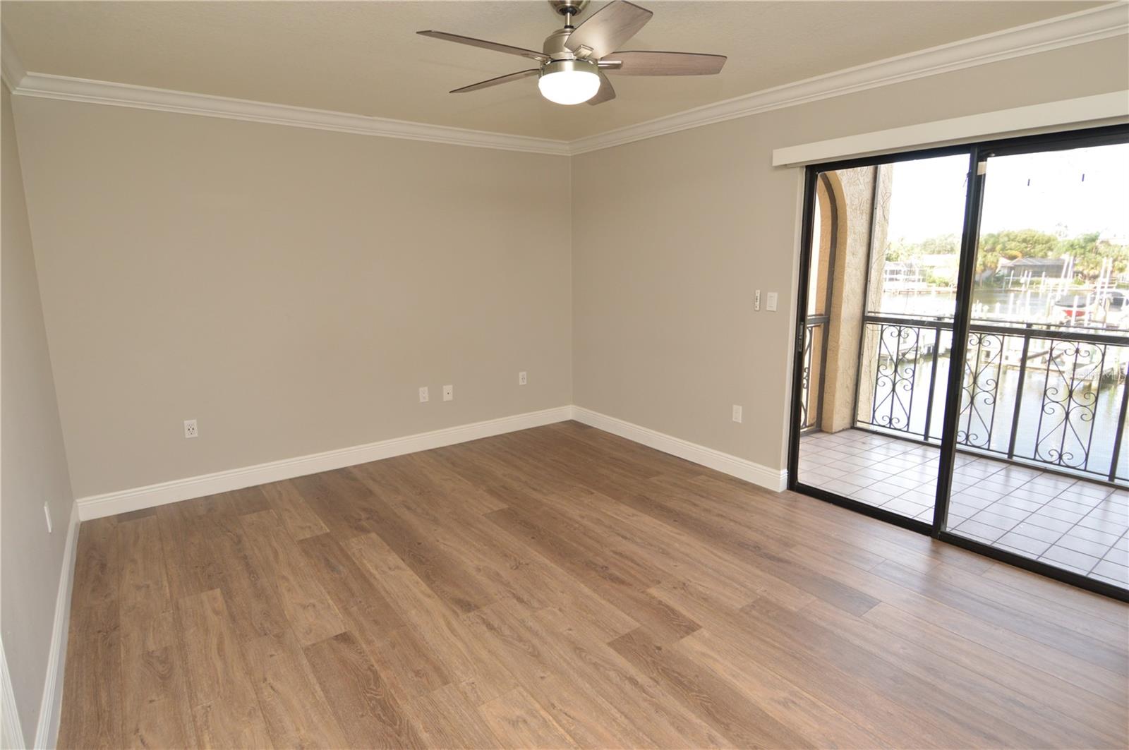 Image 10 of 95 For 6330 Grand Bahama Circle E