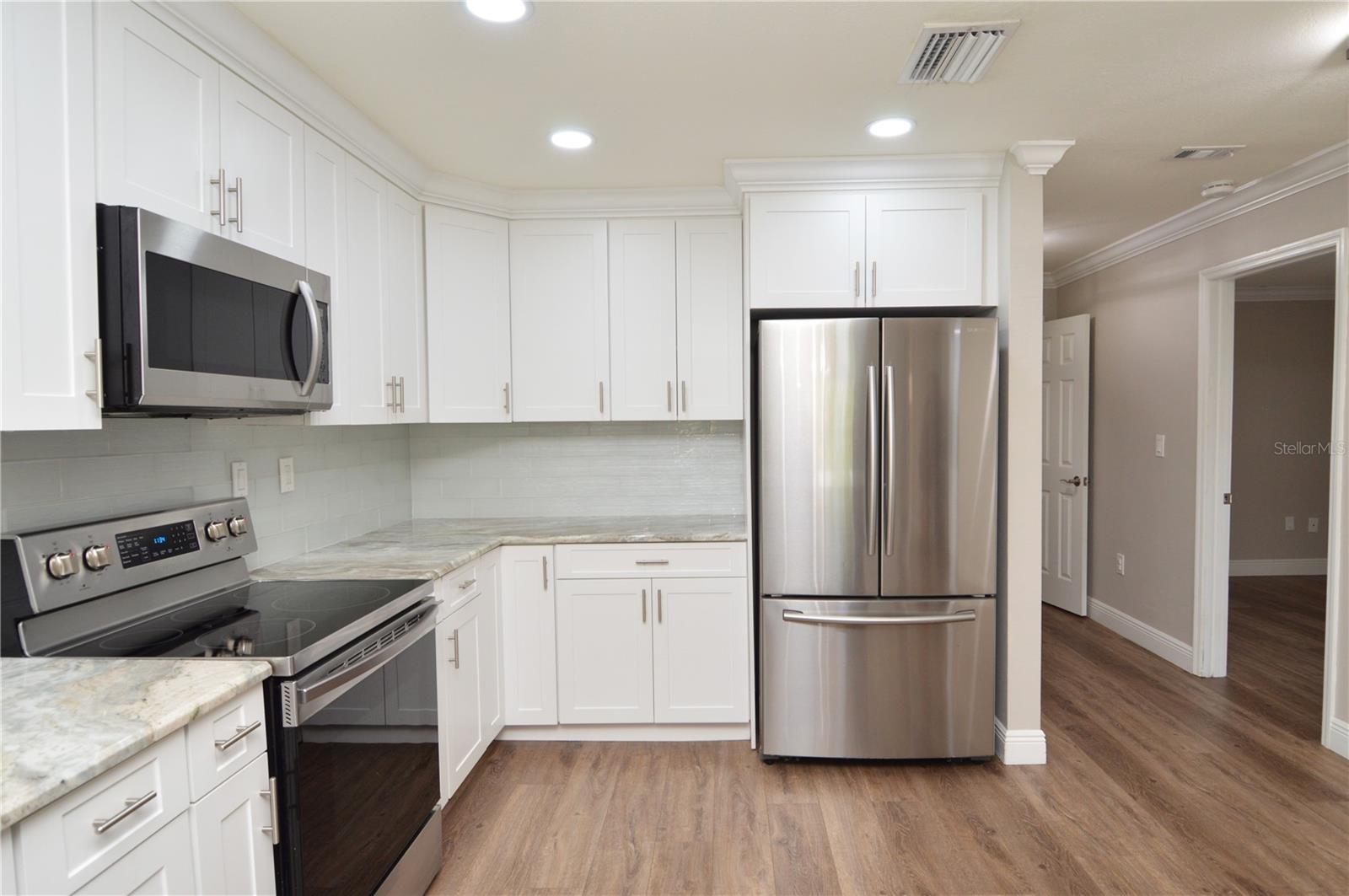 Image 34 of 95 For 6330 Grand Bahama Circle E