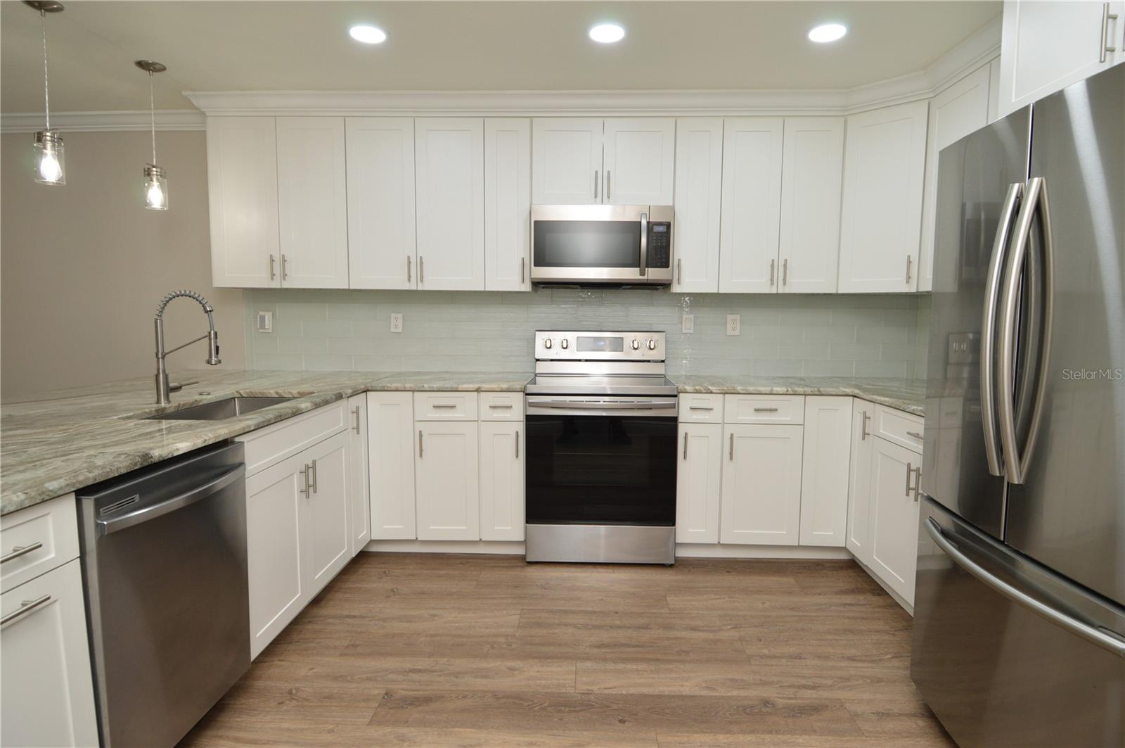 Image 36 of 95 For 6330 Grand Bahama Circle E