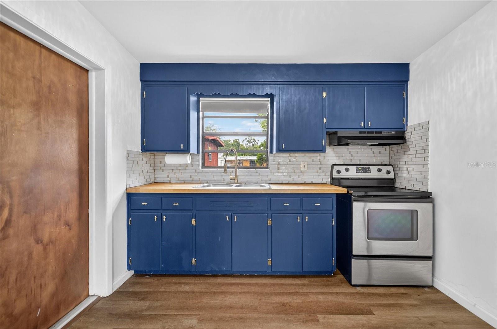 Image 10 of 26 For 660 11th Avenue N