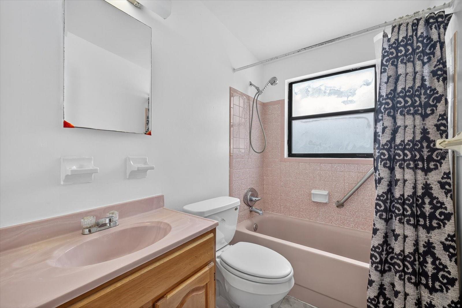 Image 11 of 26 For 660 11th Avenue N