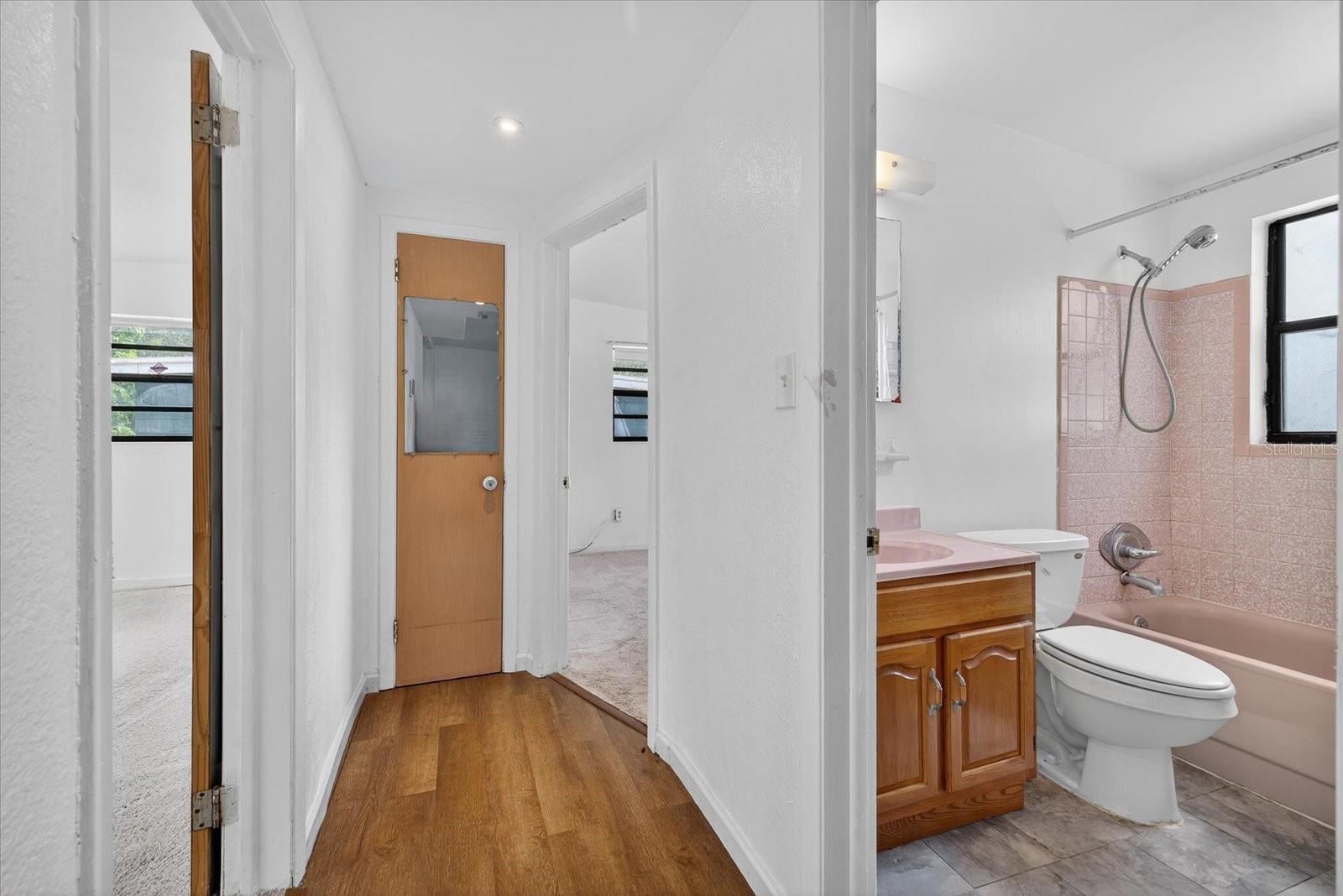 Image 12 of 26 For 660 11th Avenue N