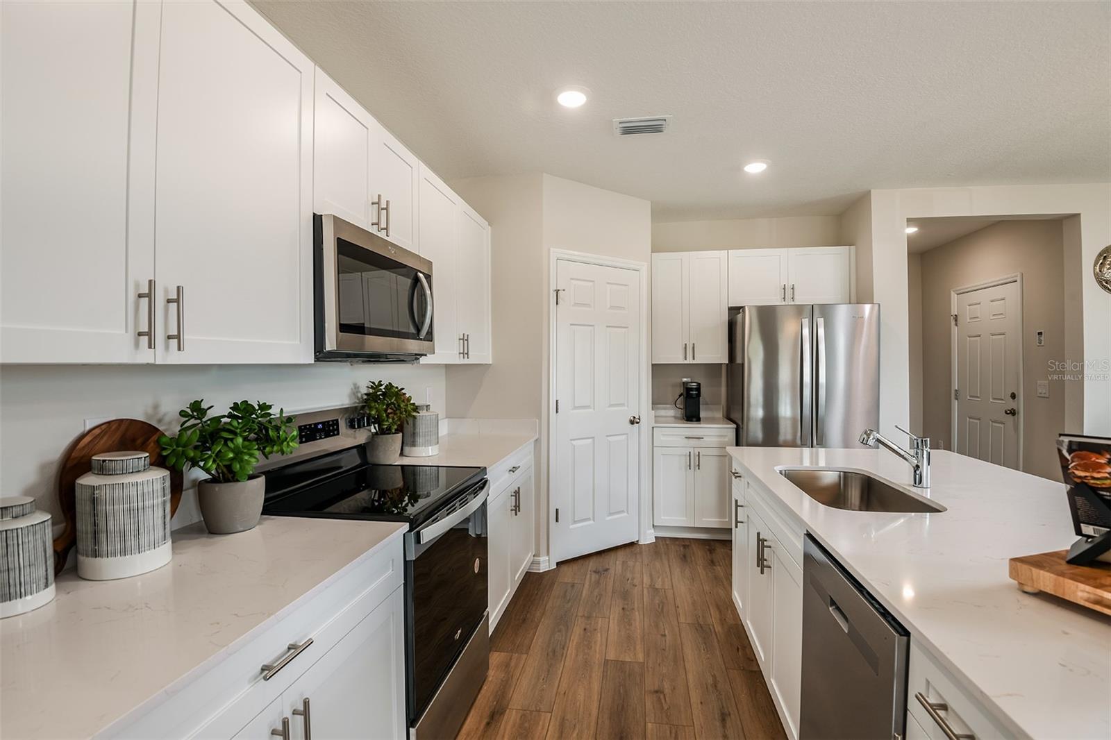 Image 4 of 23 For 3758 King Hill Drive