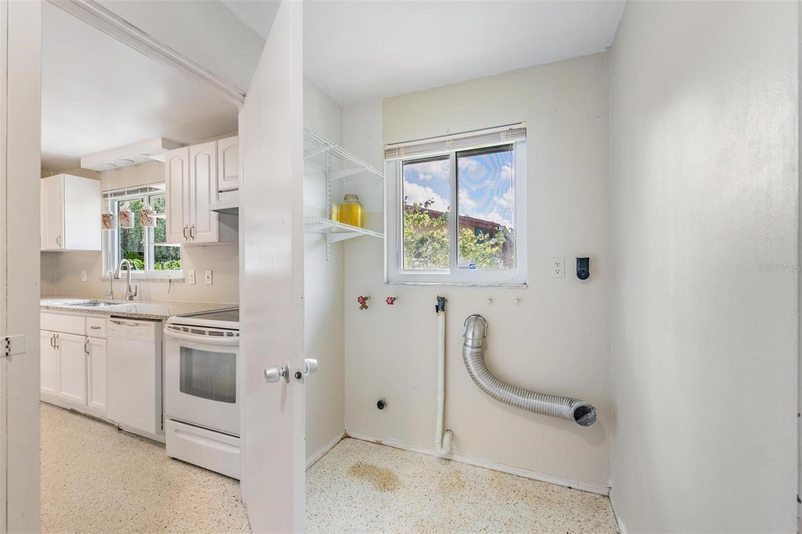 Image 14 of 34 For 961 58th Avenue S