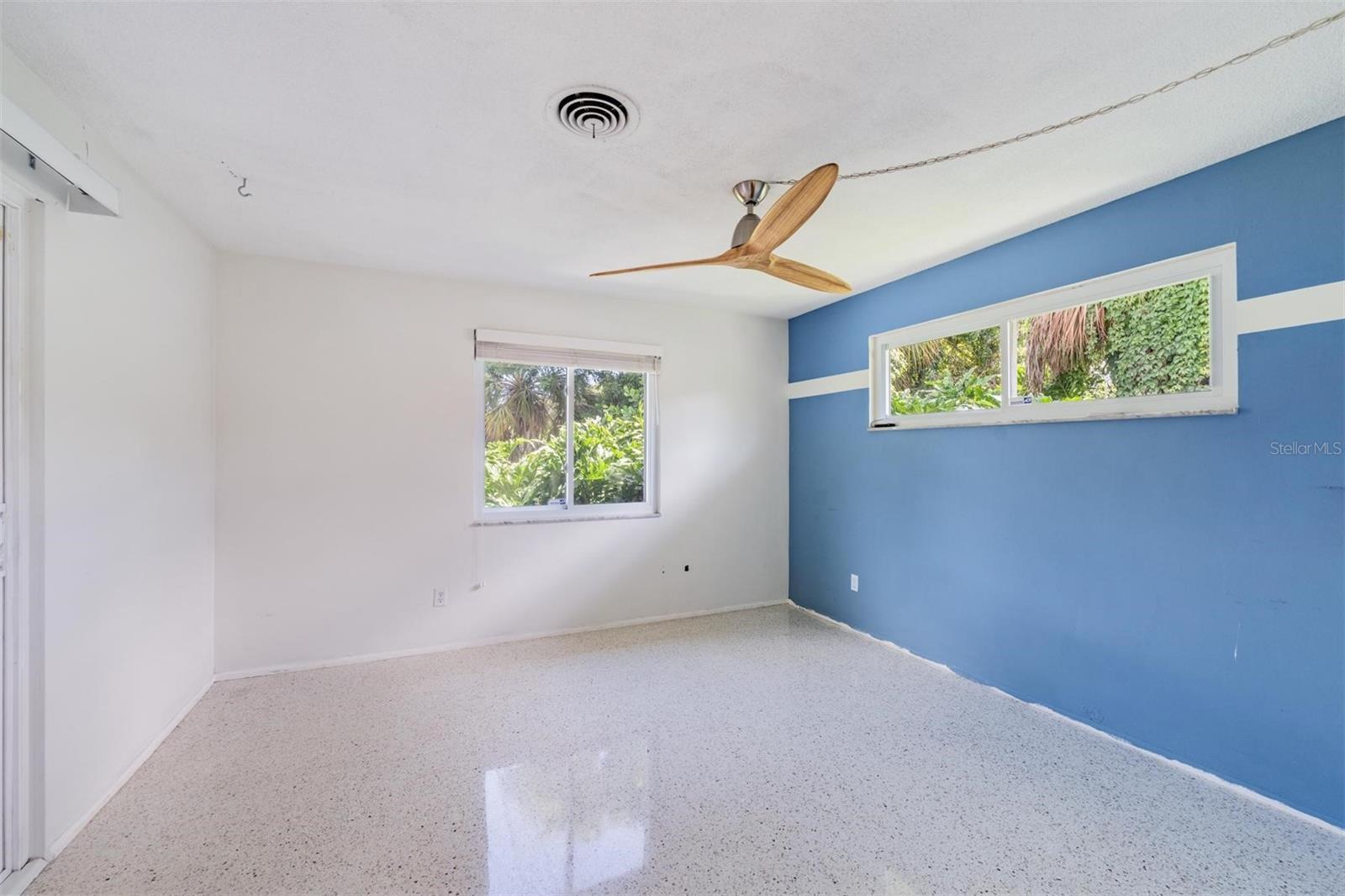 Image 18 of 34 For 961 58th Avenue S