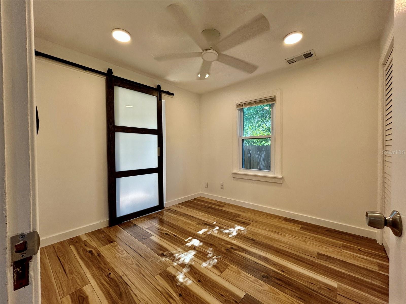 Image 12 of 14 For 616 35th Avenue S