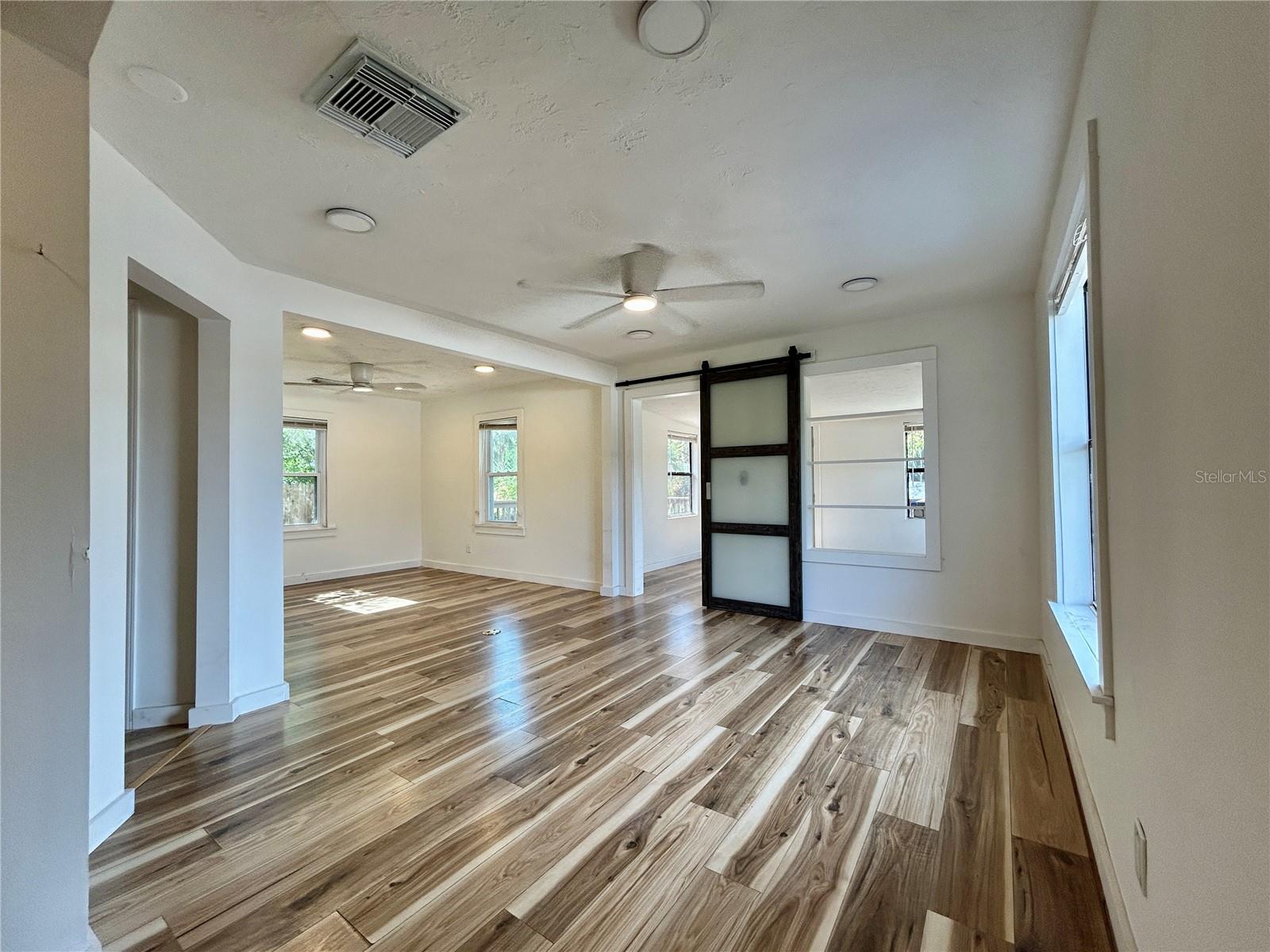 Image 5 of 14 For 616 35th Avenue S