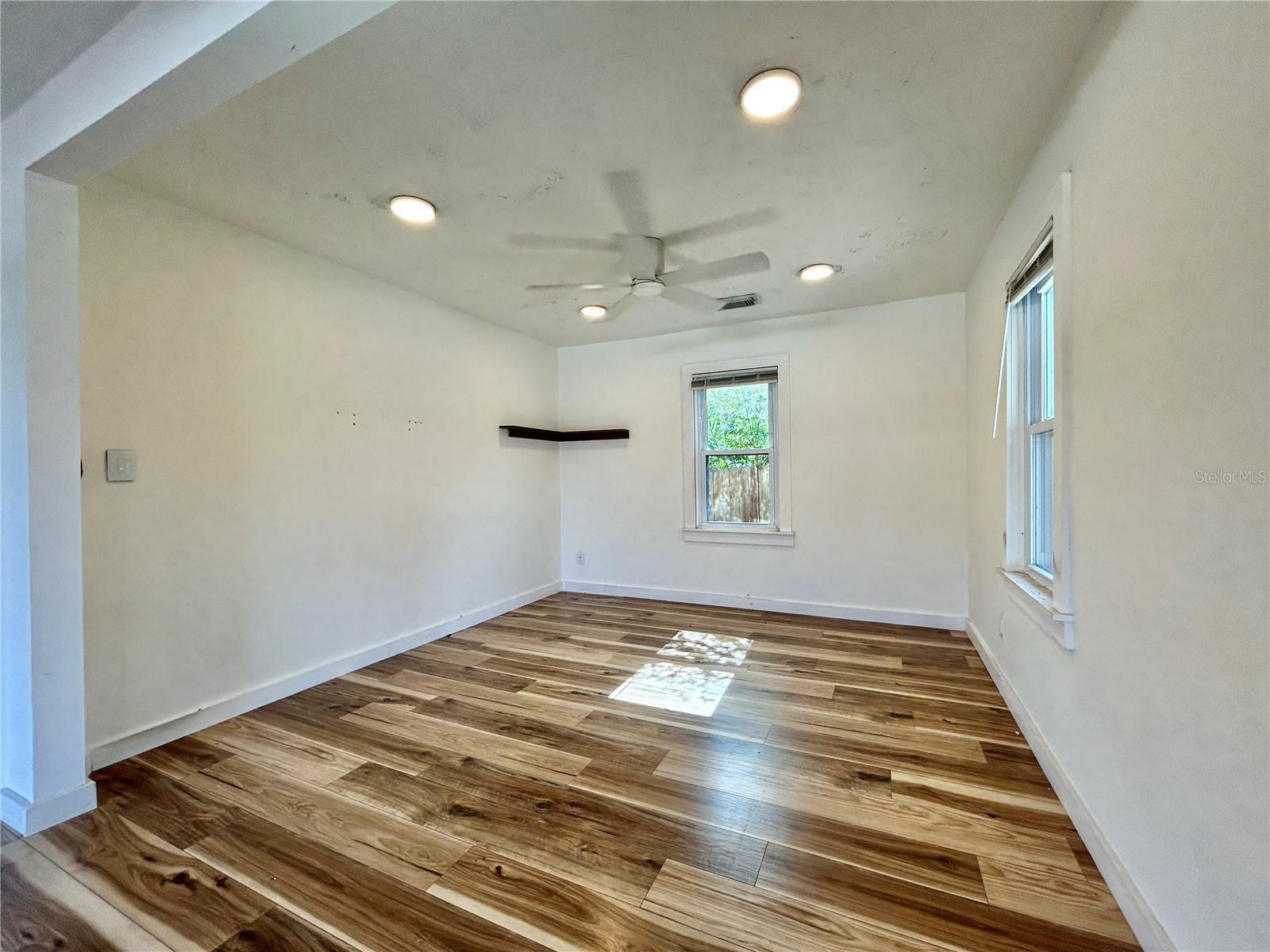Image 7 of 14 For 616 35th Avenue S