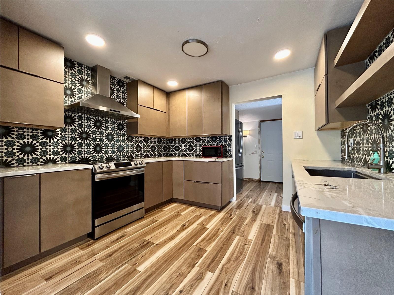 Image 8 of 14 For 616 35th Avenue S