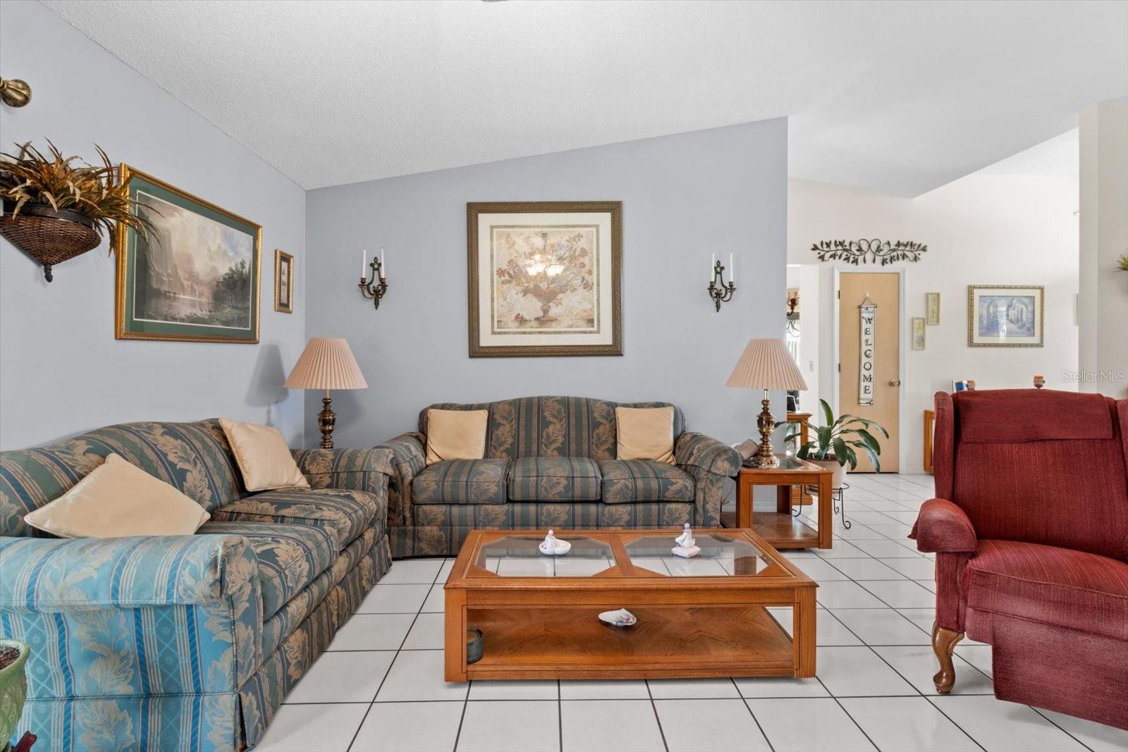 Image 18 of 45 For 555 Country Club Boulevard 71