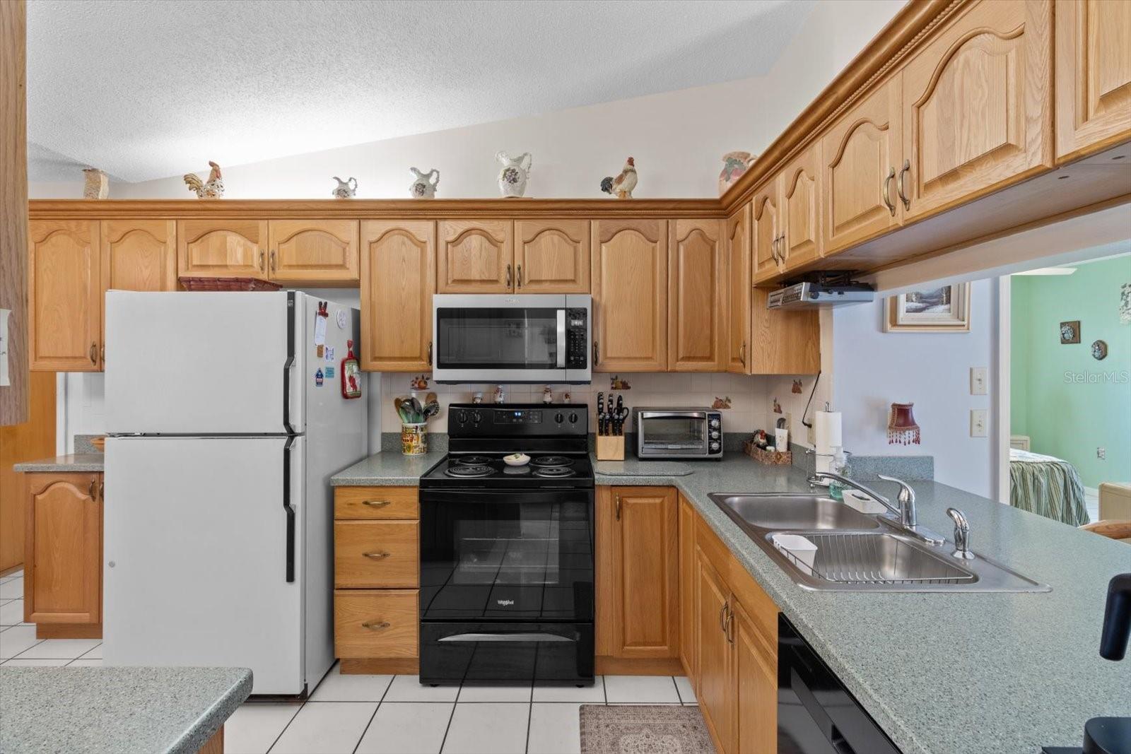 Image 5 of 45 For 555 Country Club Boulevard 71