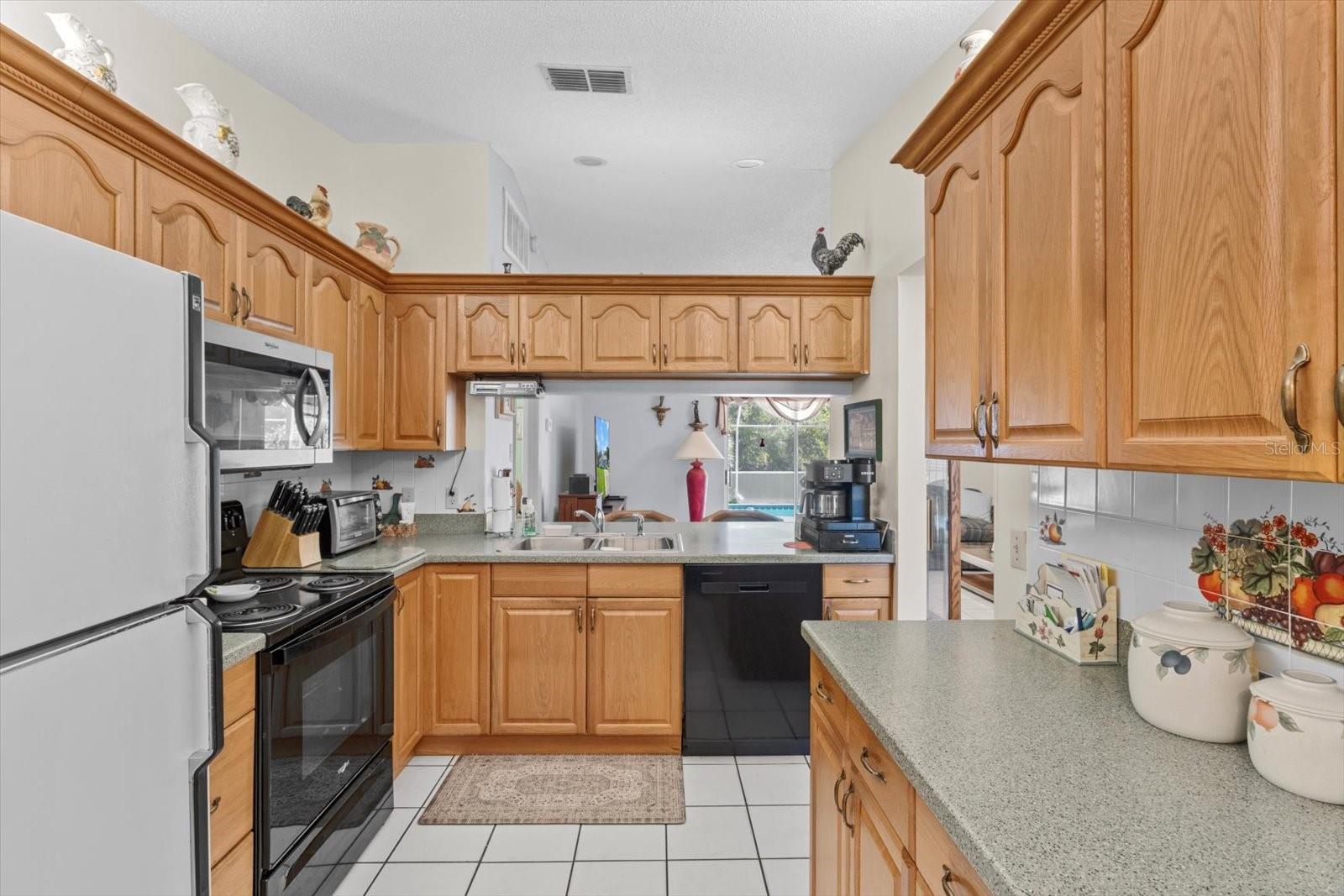 Image 6 of 45 For 555 Country Club Boulevard 71