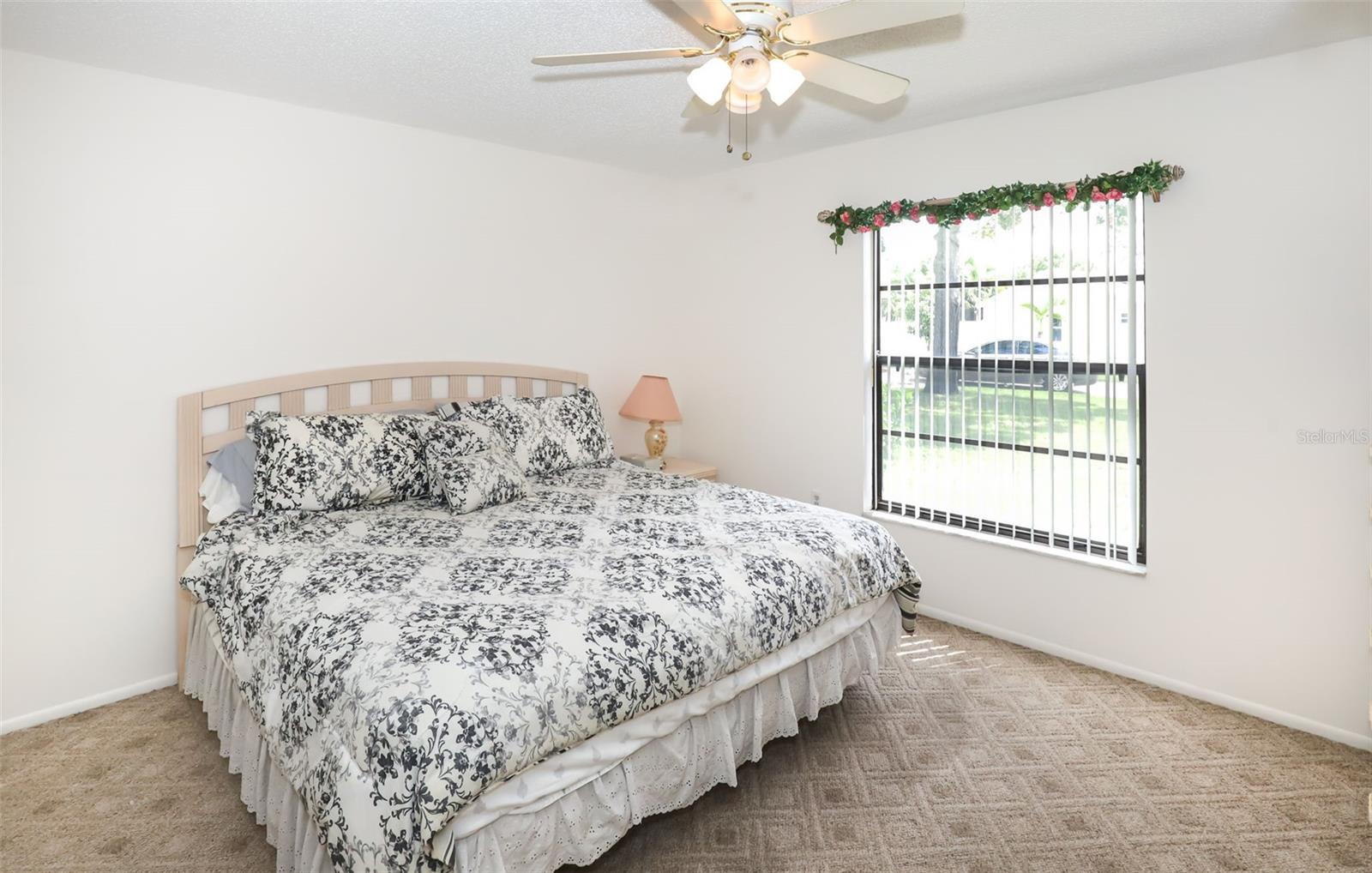 Listing photo id 12 for 2431 Pinetta Court