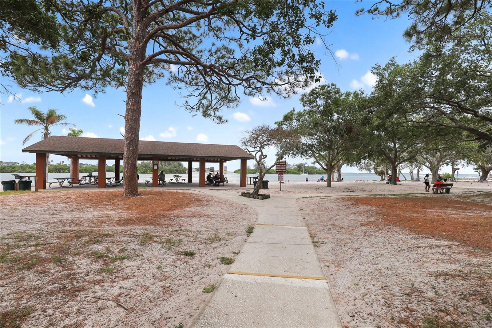 Listing photo id 22 for 2431 Pinetta Court