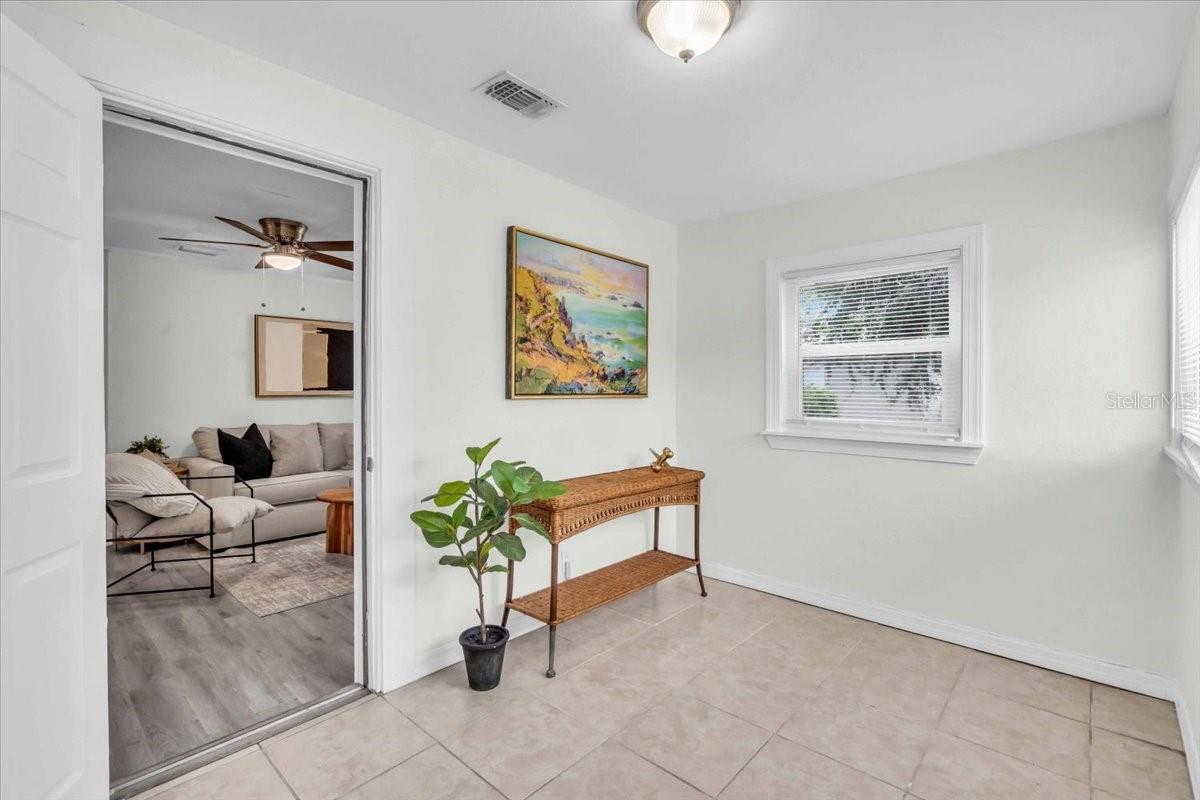 Image 7 of 30 For 2482 15th Avenue S