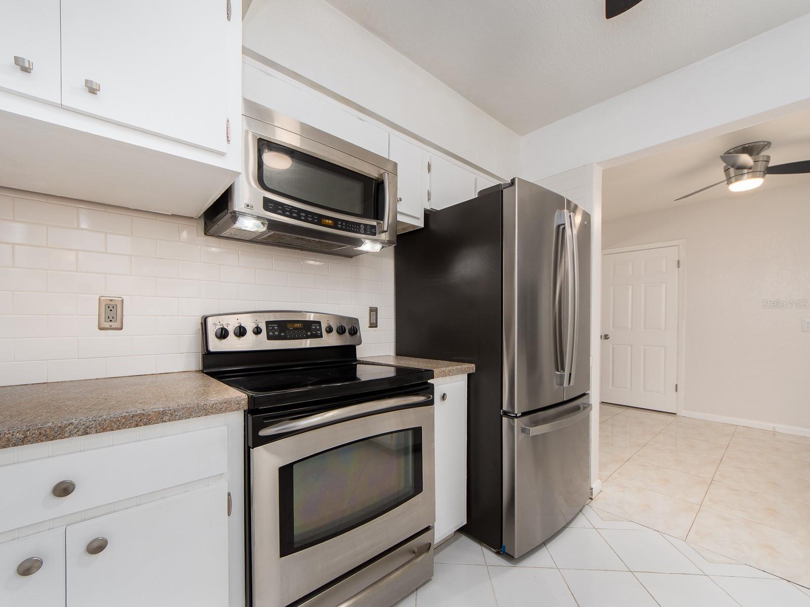 Image 13 of 47 For 949 Virginia Street