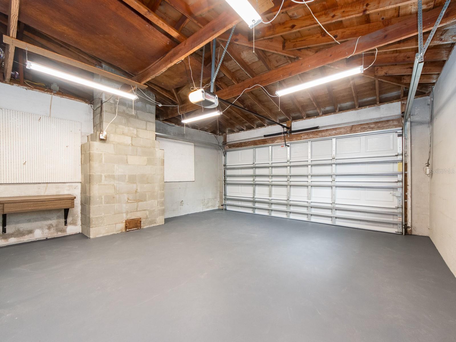 Image 31 of 47 For 949 Virginia Street