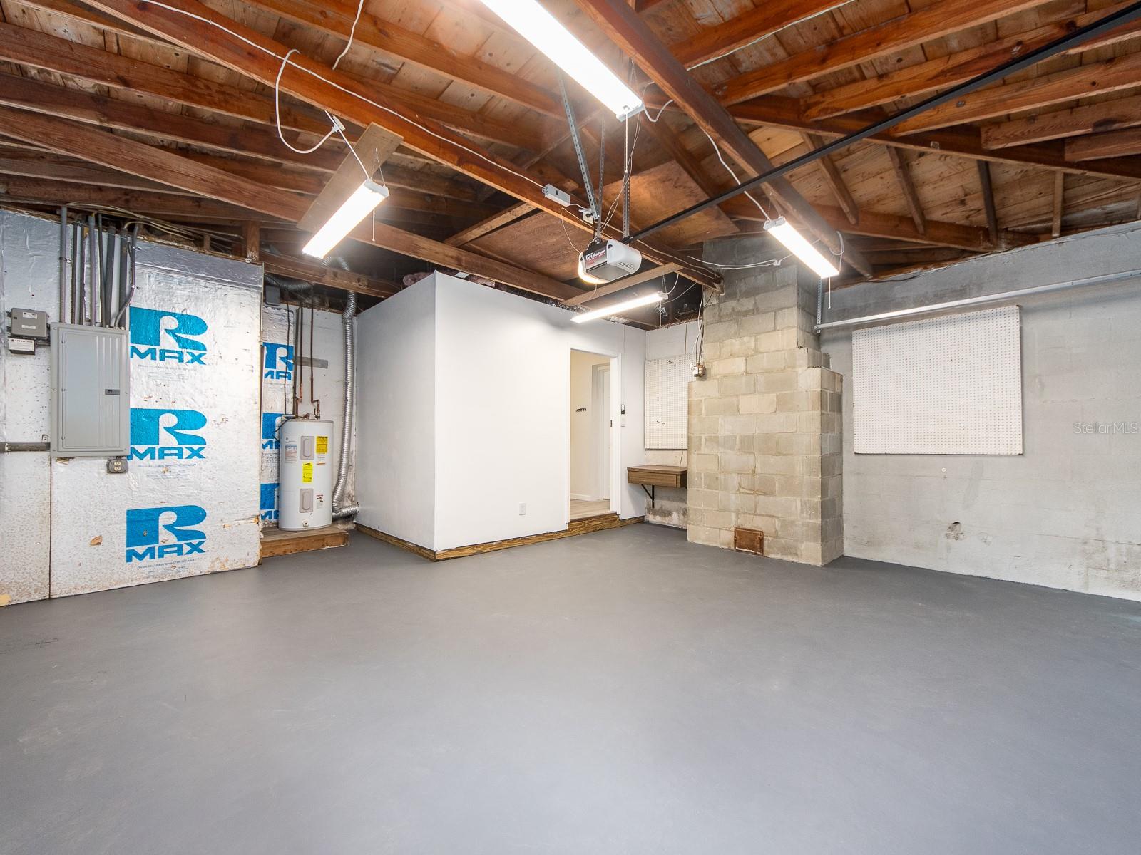 Image 32 of 47 For 949 Virginia Street