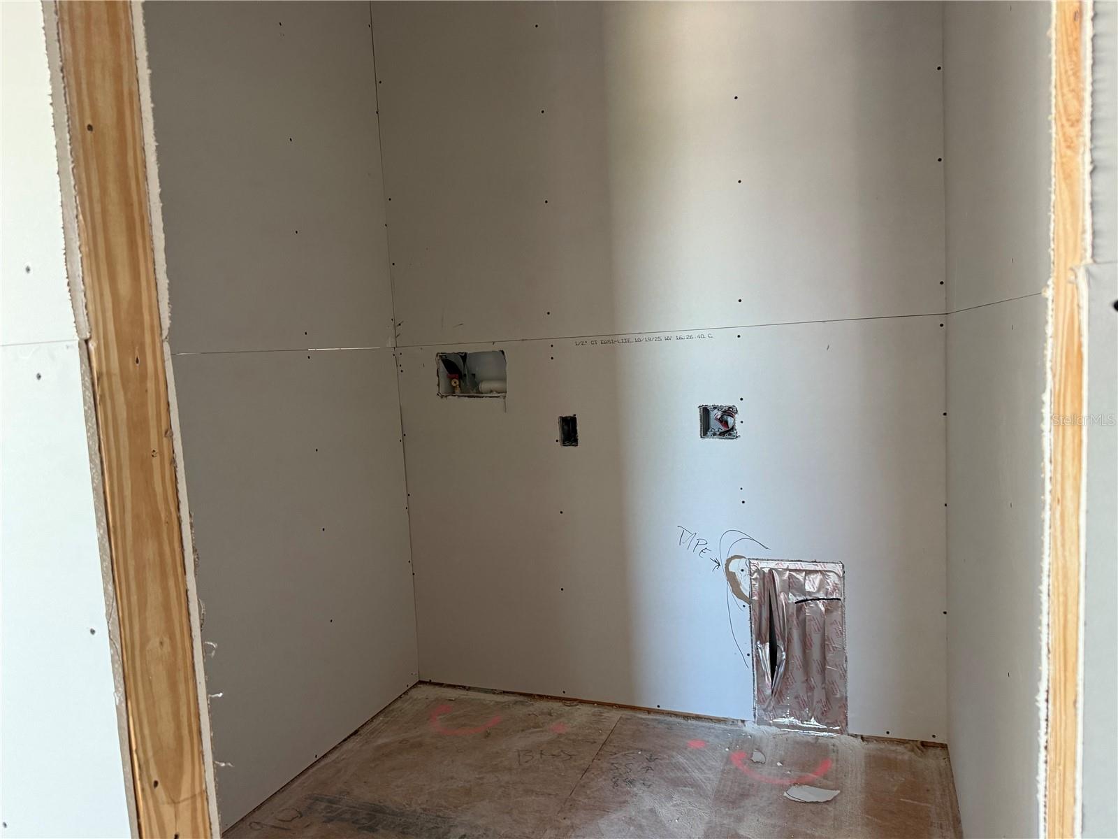 Image 28 of 44 For 7643 Deer Valley Circle