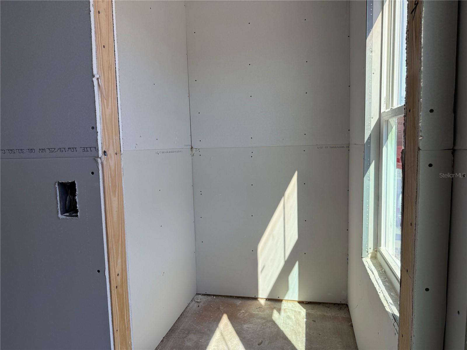 Image 33 of 44 For 7643 Deer Valley Circle