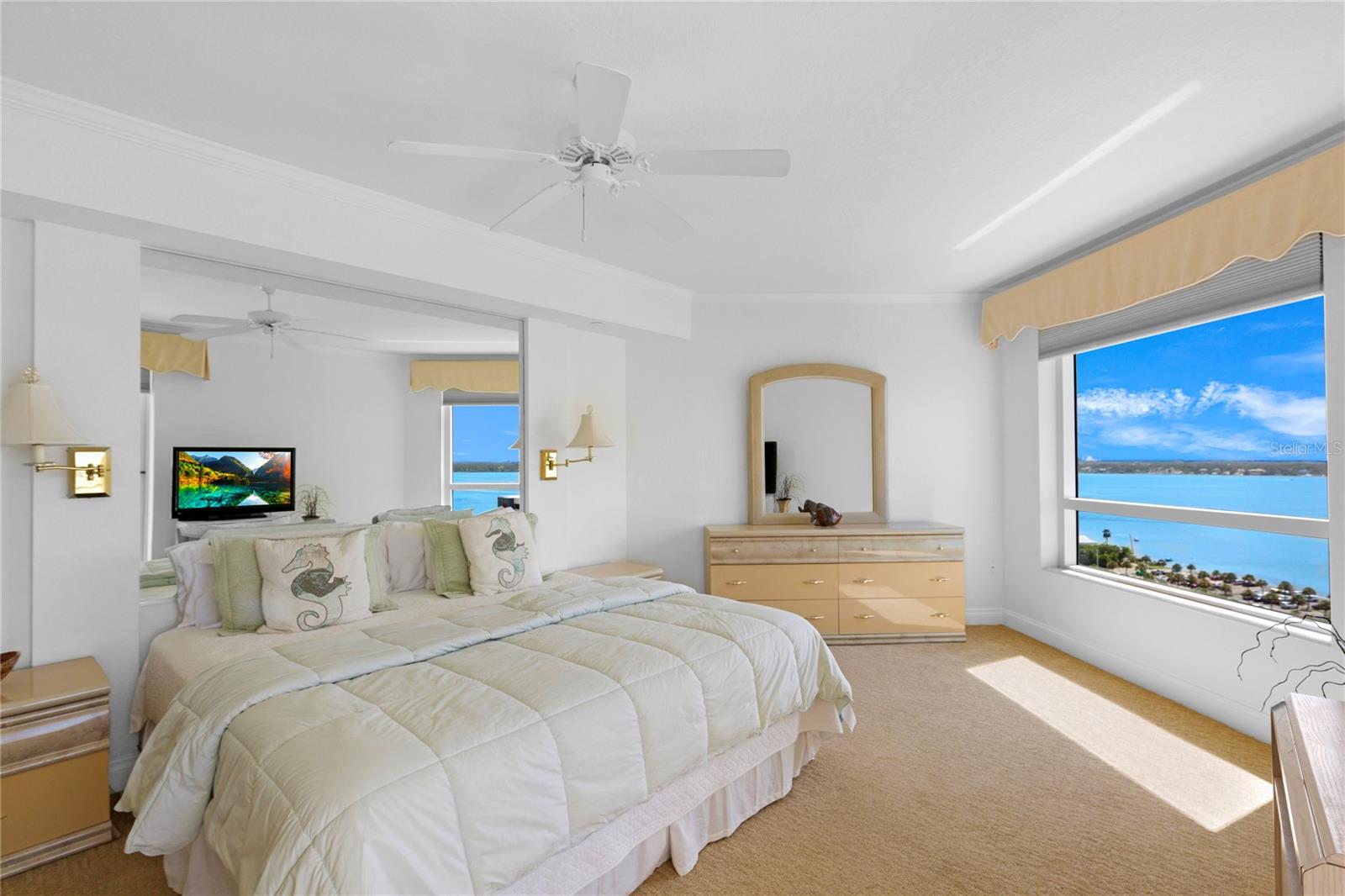 Image 14 of 32 For 1180 Gulf Boulevard 1506