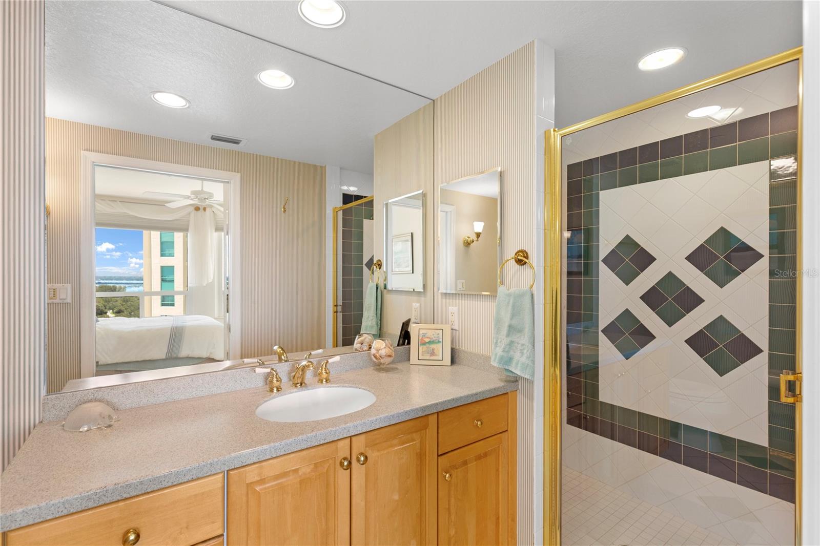 Image 22 of 32 For 1180 Gulf Boulevard 1506