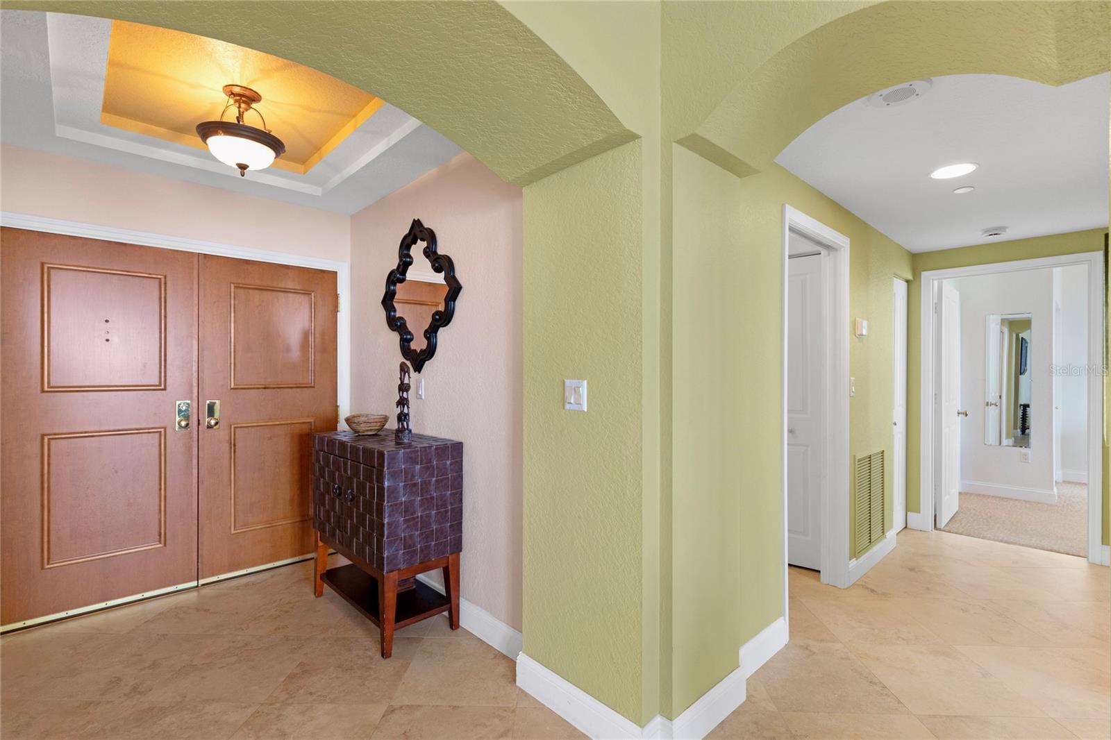 Image 4 of 32 For 1180 Gulf Boulevard 1506