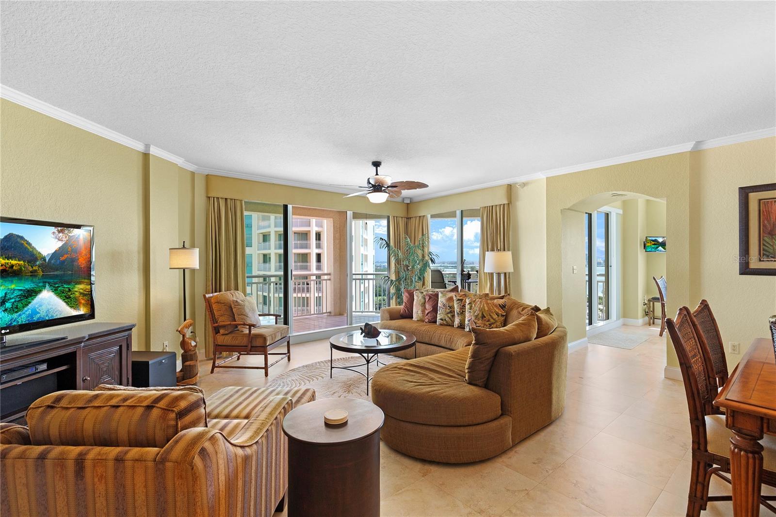 Image 6 of 32 For 1180 Gulf Boulevard 1506