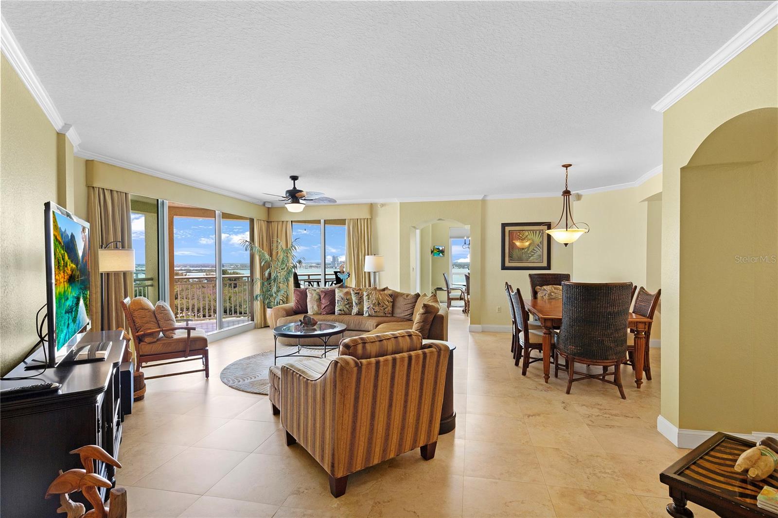 Image 9 of 32 For 1180 Gulf Boulevard 1506