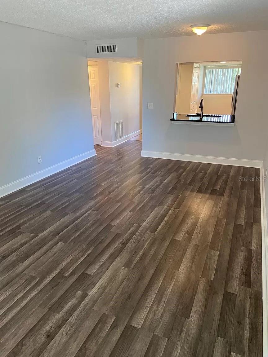 Image 8 of 8 For 6308 Newtown Circle 8b1