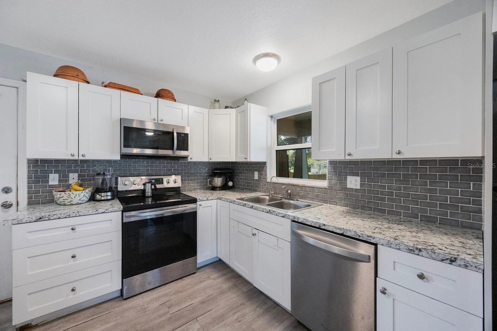 Image 13 of 37 For 3835 18th Avenue S