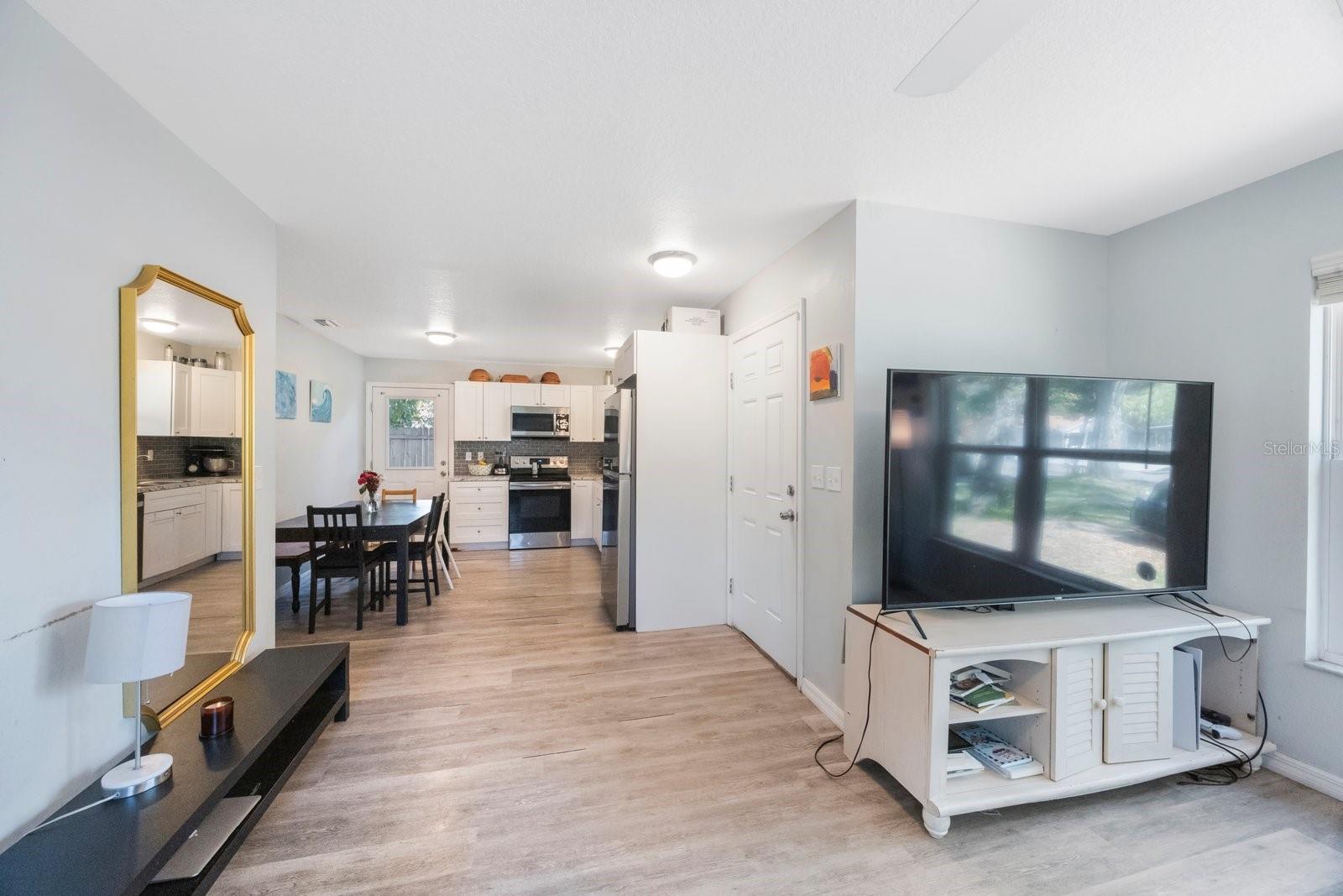 Image 9 of 37 For 3835 18th Avenue S
