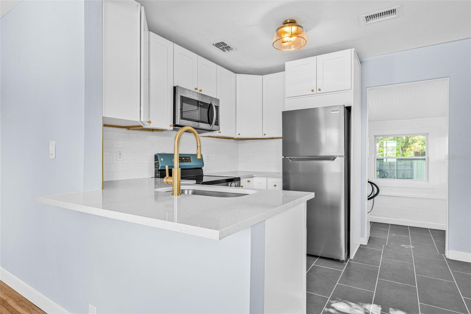 Image 12 of 25 For 4812 34th Avenue N