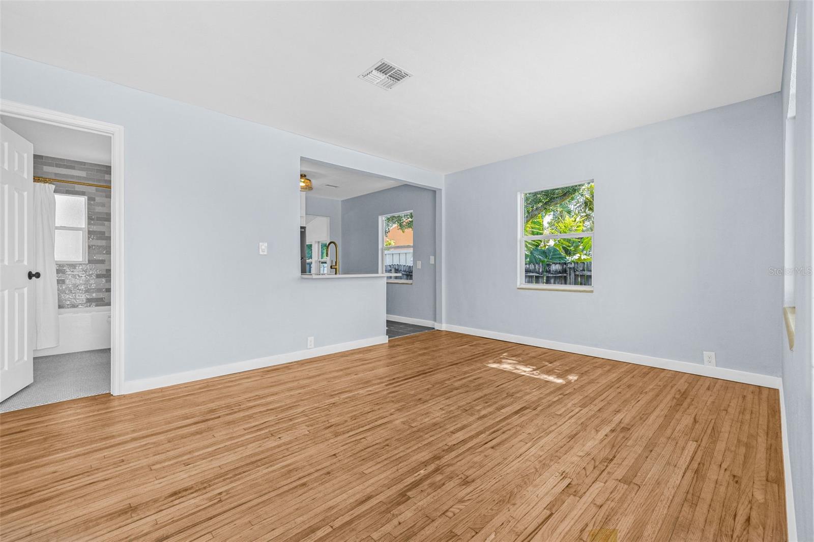 Image 8 of 25 For 4812 34th Avenue N