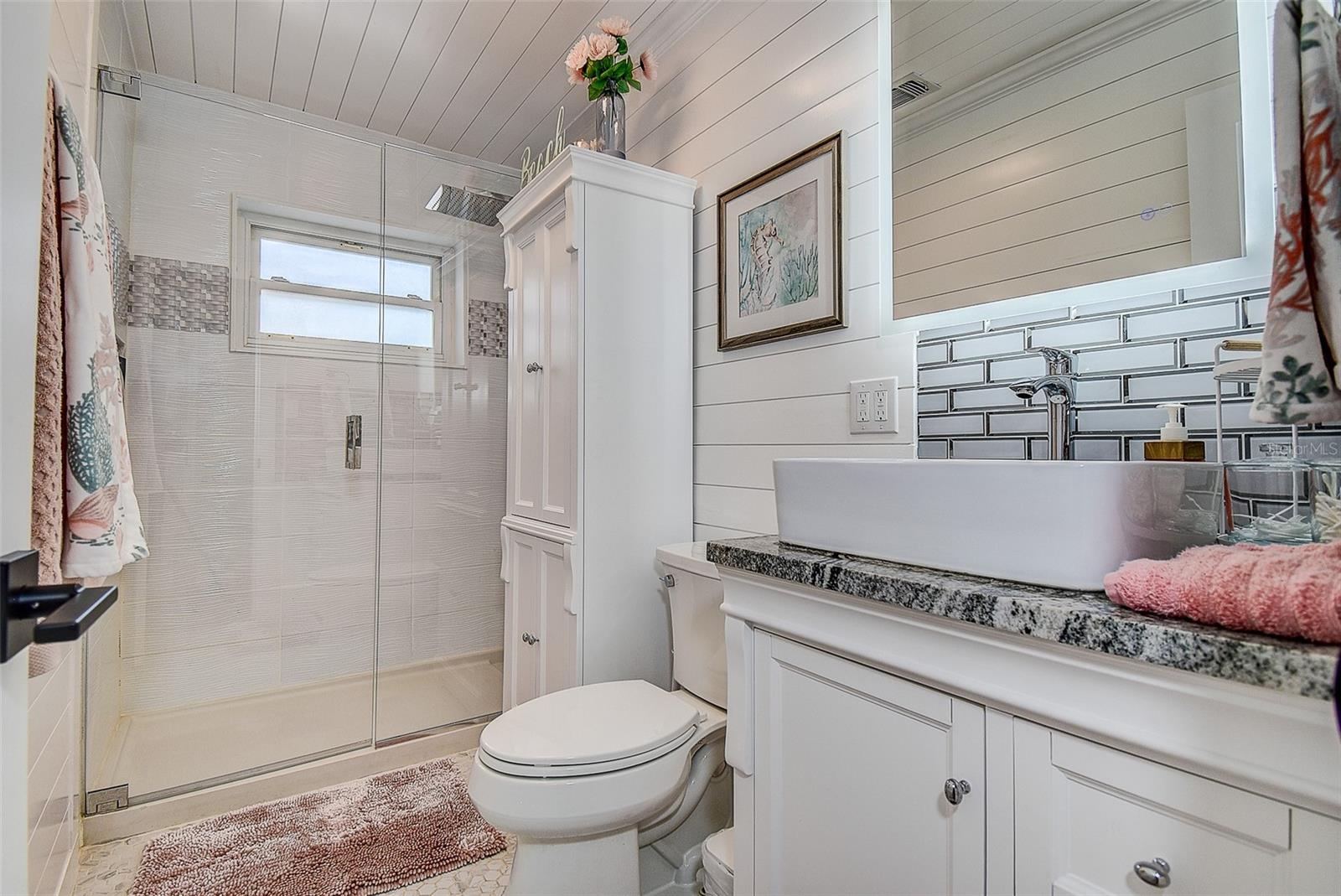 Image 11 of 61 For 725 Sunset Cove